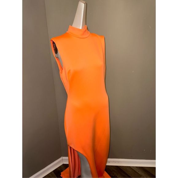 BLACK HALO Vanity Column Gown - Picture 5 of 9